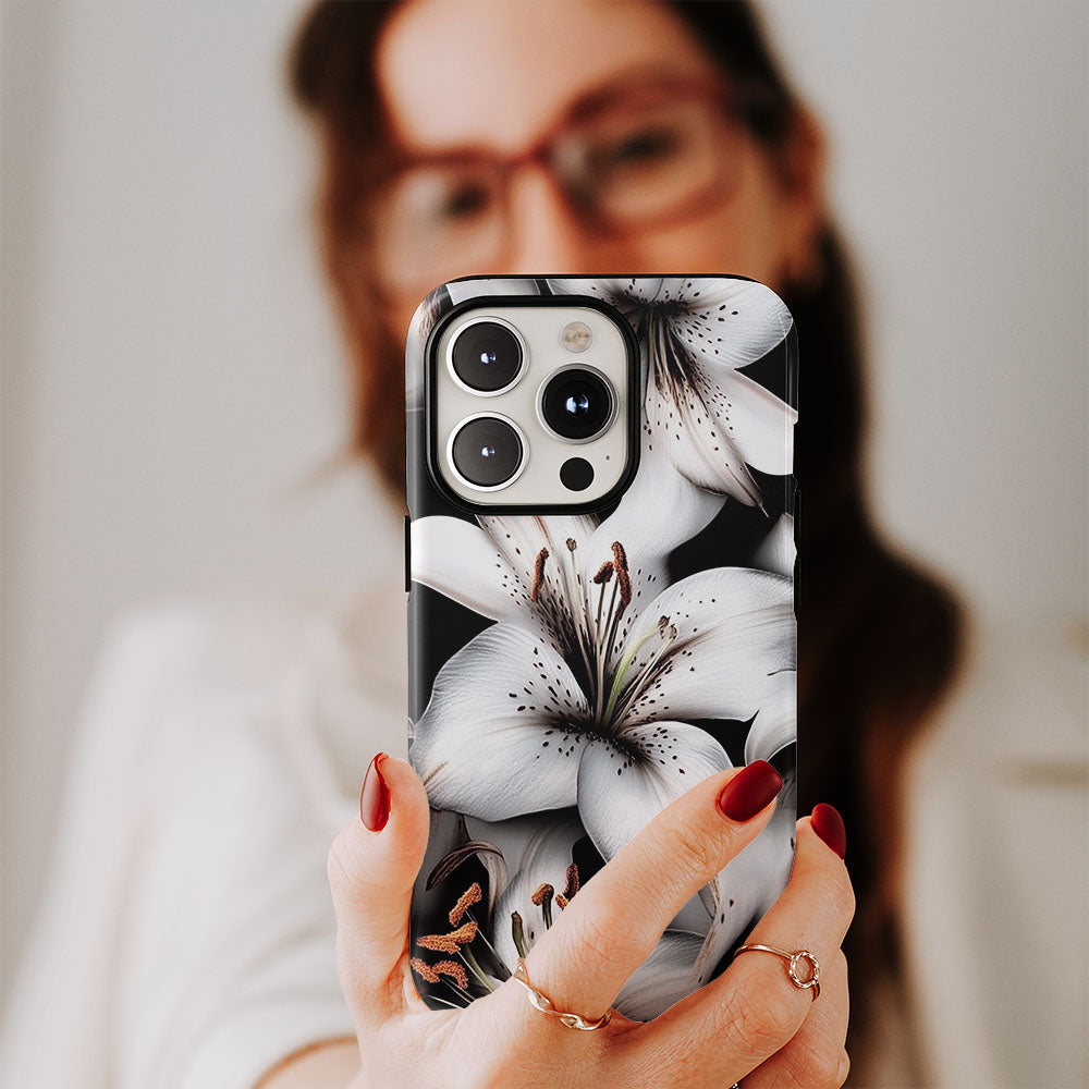 เคส iPhone Lily แบบด้านทนทาน 2 ชั้น พิมพ์ด้วยมือครึ่งหนึ่ง 